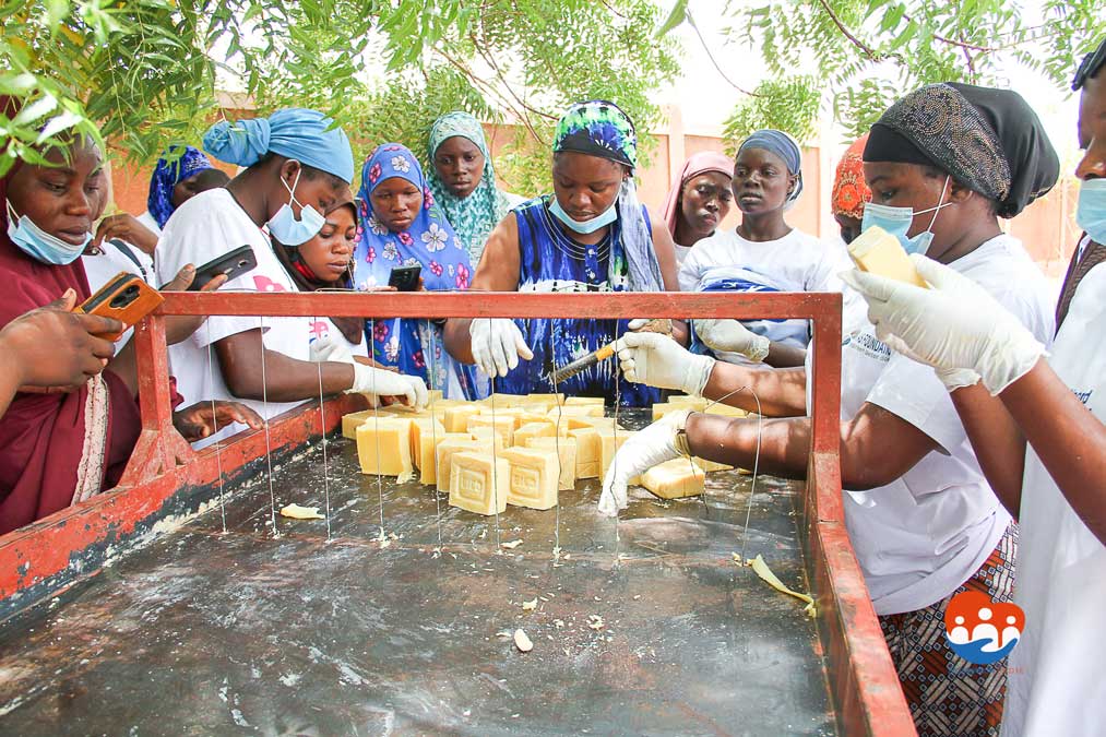 Encadrement d'une formation pratique à la fabrication de savon